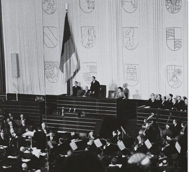 DIE HEUTIGE BONNER SITZUNG 