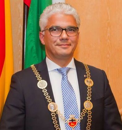 EINE BEMERKENSWERTE ANTRITTSREDE