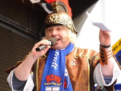 Als Moderator der Sessionserffnung auf dem Bonner Marktplatz