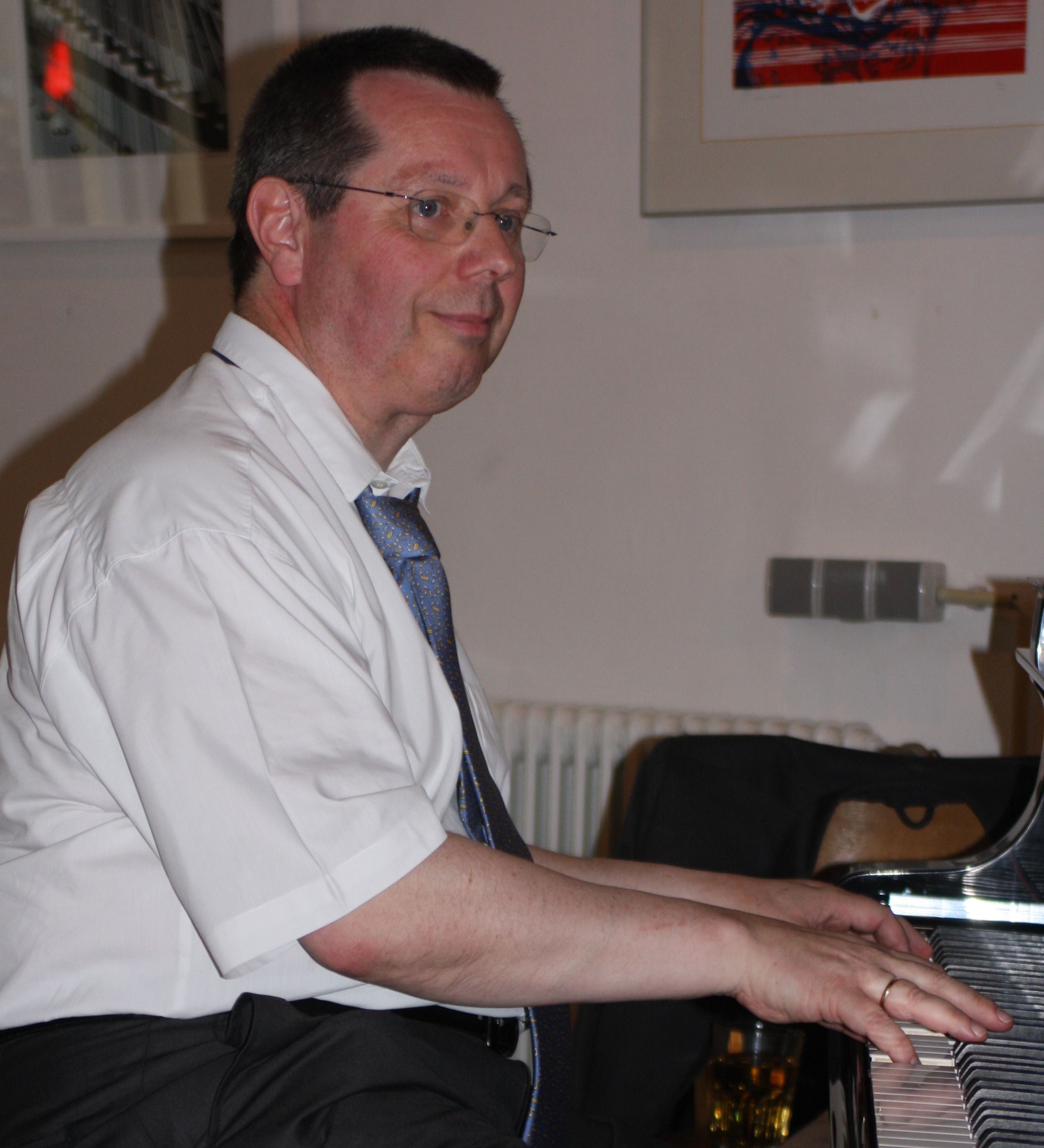 "GROKO AM PIANO" WAR THEMA