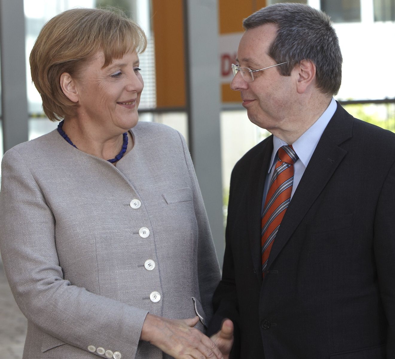 ANGELA MERKEL HAT SICH KLAR ZU BONN